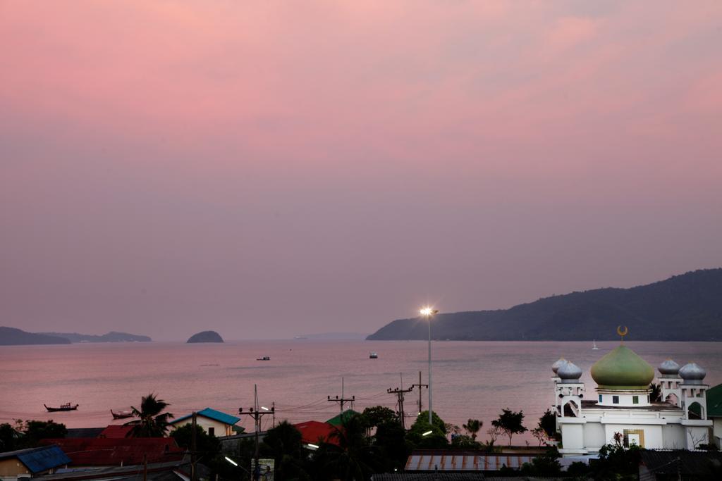 Raya Rawai Place Ngoại thất bức ảnh